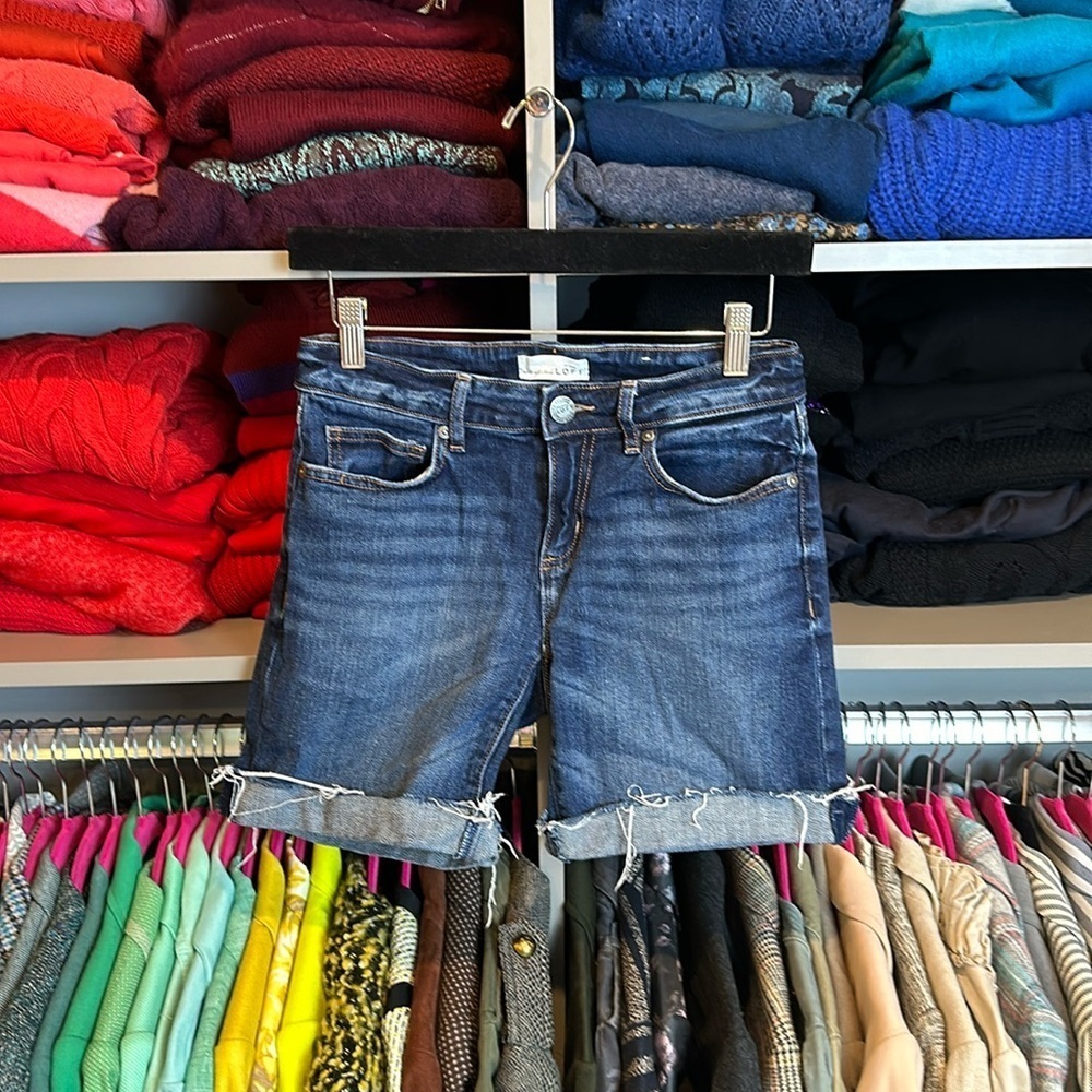 Loft blue raw hem cuffed jean shorts size 25